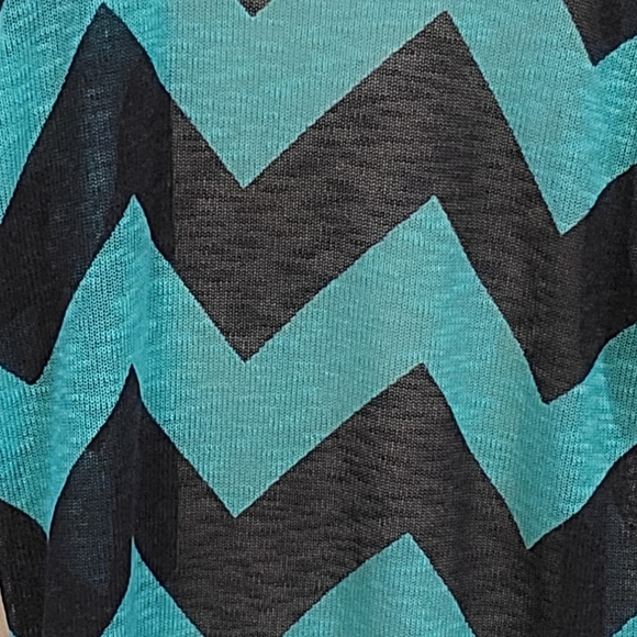 🚨 CL: Rue21 Cheveron Cardigan - Picture 2 of 3